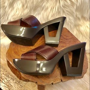 SOLD. Michael Kors brown leather sandals. Size 7.